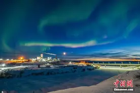梦幻！俄罗斯西北部夜空现北极光图片