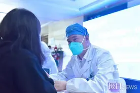 妈妈辅导娃作业怒吼，结果伤了声带！协和专家提醒，这些行为让您的嗓子很受伤图片