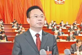 他成全国地级市第二年轻市长图片