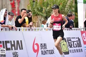 打卡凌晨4点！“冠军跑妈”陈为芬：二胎母亲的马拉松传奇图片