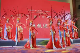 民族品牌香醉世界 五粮液亮相博鳌亚洲论坛图片