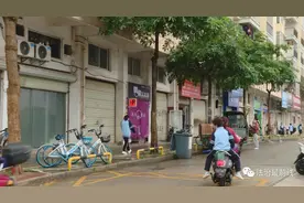 南宁一成人用品自助店开在小学附近，家长：路过都要拉着孩子快走两步......图片