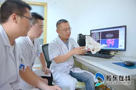 毓璜顶医院开展烟台首例髋臼肿瘤 en-bloc切除+人工半骨盆置换手术图片