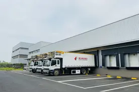 飞机餐这样保障舌尖上的安全，员工全副武装，时间温度精准图片