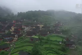 打卡红色足迹｜十八洞“懒汉”的完美逆袭视频封面