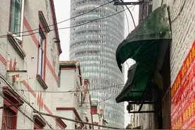 上海一天内5个旧改地块生效！36年了，他们撑着伞烧饭，终于等来了动迁图片