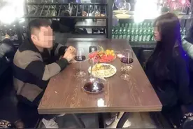 初次见面，女友竟一连喝下7杯1288元的饮品图片