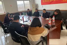 成片良田被撂荒、村民不愿种粮、耕地上违规建住房，原因是……图片