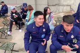 63秒｜消防员集体相亲！临沂市举办“蓝朋友”相亲大会视频封面