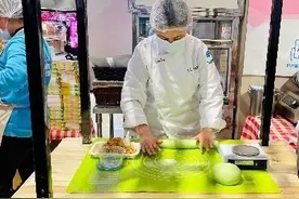 排列组合食材、研究“反人类”美味“70后”爆品研发员收割味蕾图片