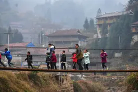 柳州“95后”情侣火了！网友：这才是爱情最好的样子图片