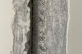 广州一业主发现墙体有大量泡沫，开发商称是轻质墙为新型工艺图片