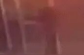美国61岁华人男子捡易拉罐被打昏迷，妻子大哭：他只想补贴家用图片
