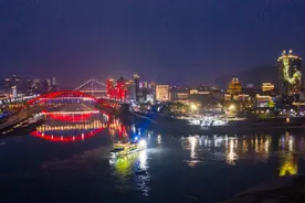 视频｜越夜越美丽！宜宾三江六岸夜色溢彩堪比灯会图片