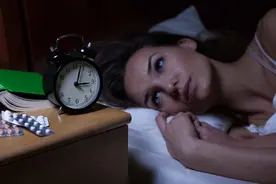 经常半夜醒来的原因有哪些？可能是一些疾病征兆图片