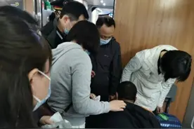 动车上乘客突然鼻腔大量出血，多亏遇上55名医生图片