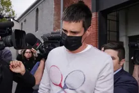 4名澳警察拦截超速保时捷被撞身亡 男子拍视频嘲讽被判入狱10个月图片
