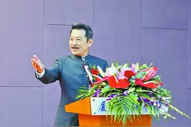 周恩来特型演员孙维民受聘厦门南洋学院电影学院院长图片