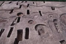 埃及挖出110座古墓，最远距今8000年，发现人类遗骸图片