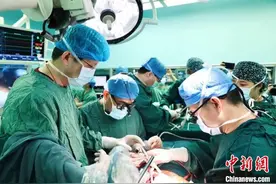 浙江省首例人工心脏植入患者出院图片