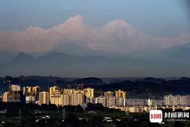 图集 | 贡嘎群山现身 成都开启观山季图片