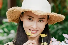 张柏芝晒春游野餐照 淡妆精致少女感十足图片