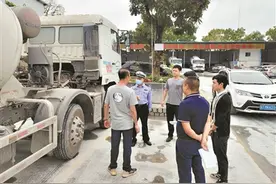 五一假期交警教你如何避堵图片