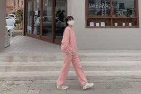 教你美 | 每天一个卫衣穿搭小技巧，假期出门没烦恼图片