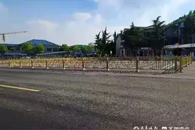 泰山天外村入口大变样，新建出租车、旅游公交车换乘区投入使用图片