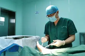 内外合治 海慈血管外科为糖尿病足患者保住左脚图片