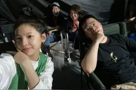 五一票房冠军《你的婚礼》女主章若楠晒幕后照，素颜也绝对抗打图片