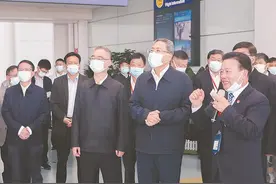 芜宣机场通航仪式隆重举行 李锦斌宣布通航 王清宪讲话图片