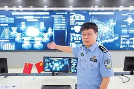 李辉：公安战线的“码农大叔”图片