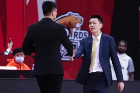 特写｜杜锋走过的弯路，帅哥杨鸣一步都少不了图片