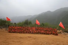 鏖战火魔——你，不是一个人在战斗图片
