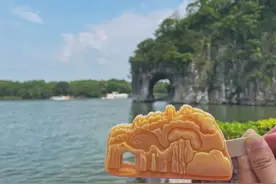 “快给我和这根冰棍拍张照”！网友：不吃根雪糕，不算到此一游图片