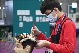 美发少年姜一甲的“军功章”图片
