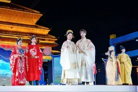 “芜湖方特华裳盛典”绝美开启图片