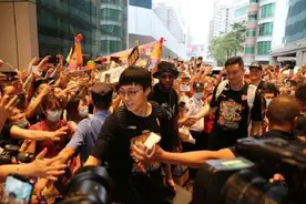 广东男篮回莞第一件事接种疫苗图片