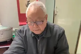 深藏功与名 灼灼爱国情图片