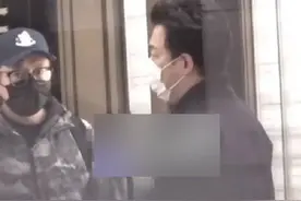 龚俊被拍与黄渤约饭 网友喊话两人合作图片