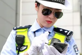 走进浦东门户交通“第一岗”黄莉洁的“路口人生”图片