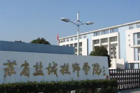 学校强制学生实习，否则不给毕业证！记者调查→图片