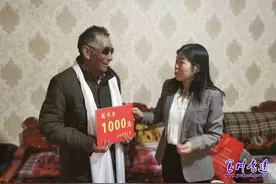 慰问送温暖 关怀见深情——州总工会开展“五一”节前慰问活动图片