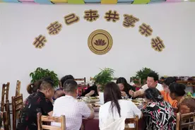 “未来社区数时代”丨“共享餐厅” 探索“共富”模式图片