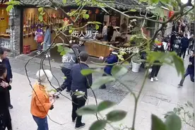 了不起的山东人｜山东籍消防员张华峰扬州徒手“飞擒”带刀暴徒图片