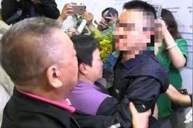 菏泽男子献血后意外发现非父母亲生，在重庆找到失散34年的亲生父母图片