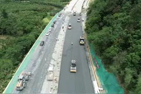 浙皖最后一条断通高速公路启动路面施工，预计后年全线通车图片