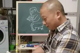 一个中年人非要劝年轻人快乐图片