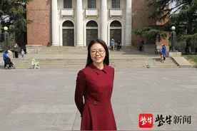 带着一本“彩色教材”，她将思政课上成了爆款“网红”图片